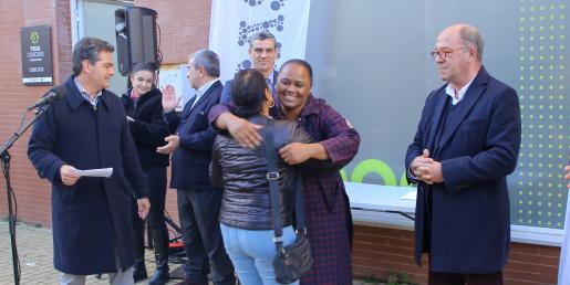 Câmara Municipal de Cascais entrega as chaves de novas casas a famílias