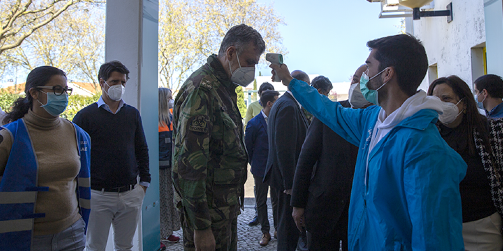 Coordenador da "Task Force" elogia processo de vacinação em Cascais