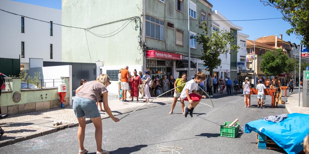 A Rua é Nossa - Saltar à Corda